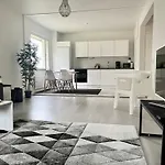 Taeysin Remontoitu Kaksio. Ilmainen Pysaekoeinti! Apartman Turku