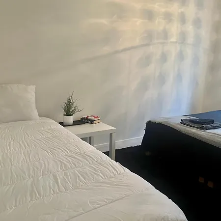 Taeysin Remontoitu Kaksio. Ilmainen Pysaekoeinti! * Turku