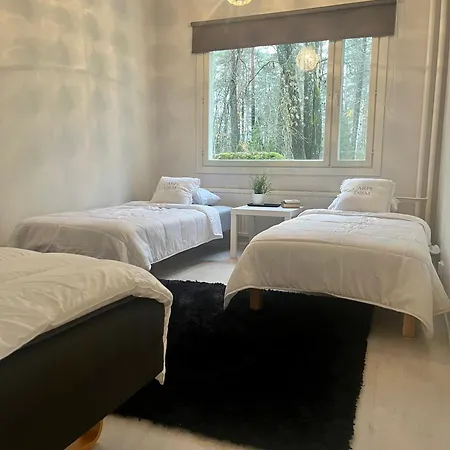 Taeysin Remontoitu Kaksio. Ilmainen Pysaekoeinti!