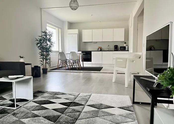 Taeysin Remontoitu Kaksio. Ilmainen Pysaekoeinti! Apartamento Turku