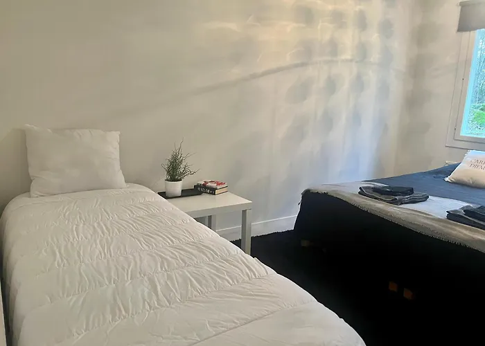 Taeysin Remontoitu Kaksio. Ilmainen Pysaekoeinti! * Turku