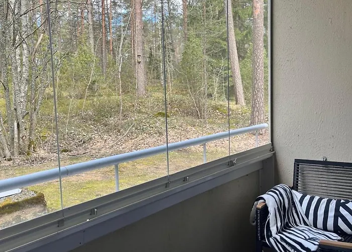 Taeysin Remontoitu Kaksio. Ilmainen Pysaekoeinti!